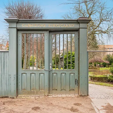 Apartment Elegant With Prime Location In Osterbro *