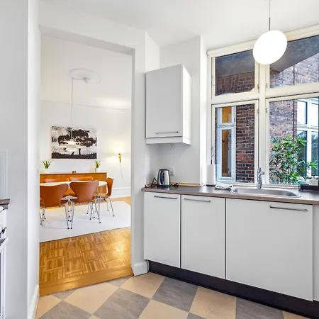 Apartment Elegant With Prime Location In Osterbro *
