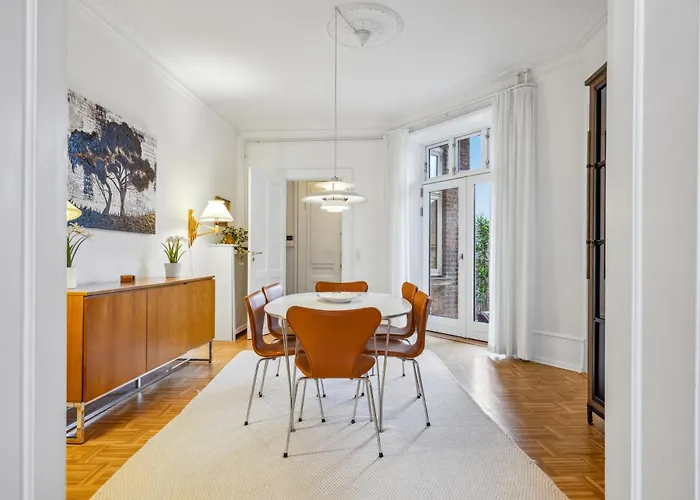 Elegant With Prime Location In Osterbro Daire *