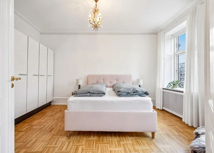 Elegant With Prime Location In Osterbro Daire *