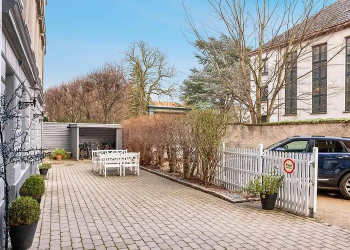 Elegant With Prime Location In Osterbro Kopenhag
