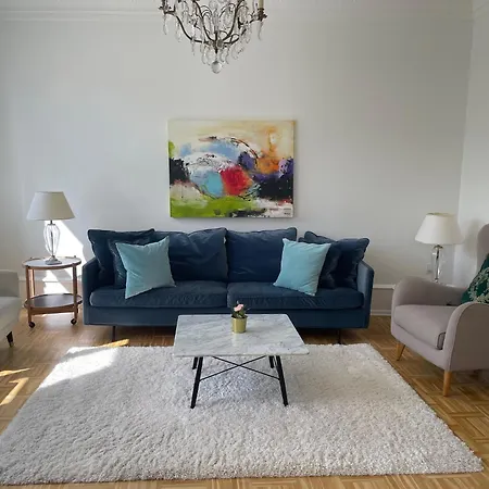 Elegant With Prime Location In Osterbro *