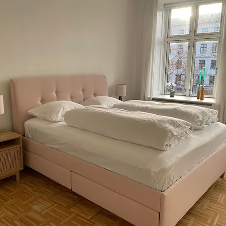 Elegant With Prime Location In Osterbro דירה *