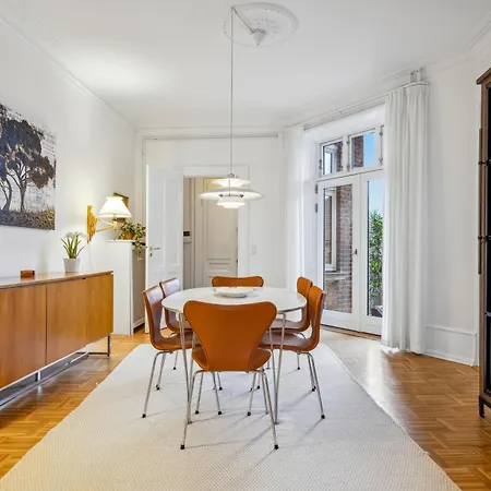 Elegant With Prime Location In Osterbro דירה *